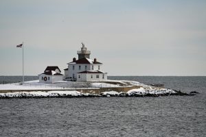 How To Navigate Seasonal Sales Without Overbuying Unnecessary Items